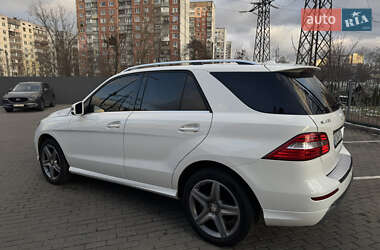 Позашляховик / Кросовер Mercedes-Benz M-Class 2015 в 