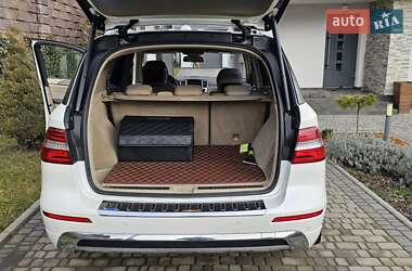 Позашляховик / Кросовер Mercedes-Benz M-Class 2013 в 
