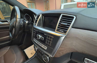 Позашляховик / Кросовер Mercedes-Benz M-Class 2011 в 