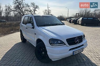 Позашляховик / Кросовер Mercedes-Benz M-Class 2000 в Львові