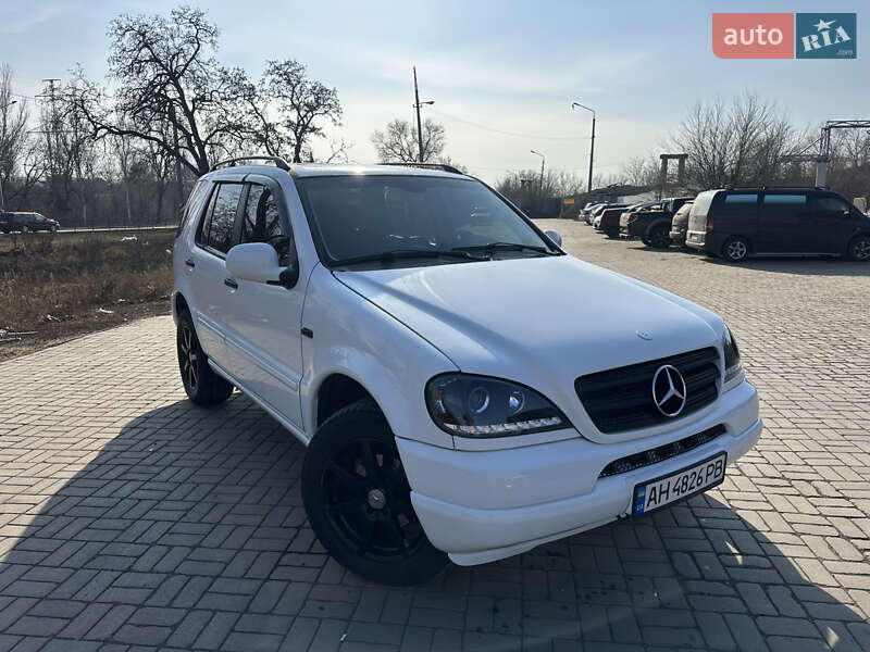 Внедорожник / Кроссовер Mercedes-Benz M-Class 2000 в Краматорске