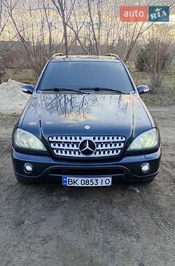 Внедорожник / Кроссовер Mercedes-Benz M-Class 2001 в Вараше