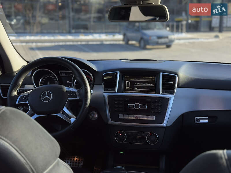 Внедорожник / Кроссовер Mercedes-Benz M-Class 2012 в Хмельницком
