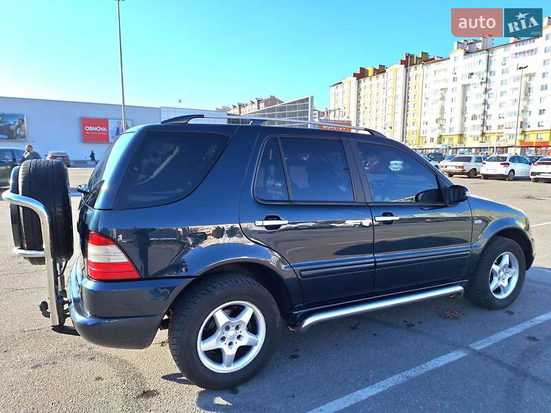 Mercedes-Benz M-Class 2001