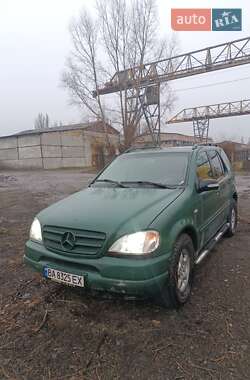 Внедорожник / Кроссовер Mercedes-Benz M-Class 2000 в Днепре