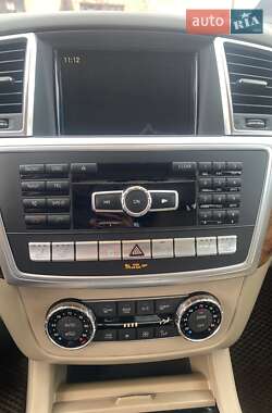 Позашляховик / Кросовер Mercedes-Benz M-Class 2011 в 
