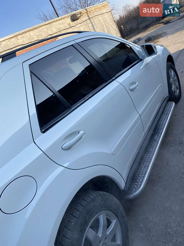 Позашляховик / Кросовер Mercedes-Benz M-Class 2011 в Каневі