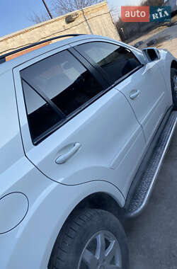 Внедорожник / Кроссовер Mercedes-Benz M-Class 2011 в 