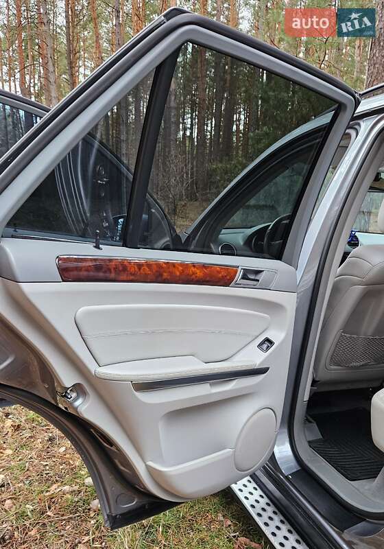 Внедорожник / Кроссовер Mercedes-Benz M-Class 2010 в Ахтырке