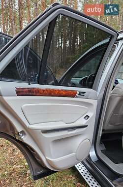 Внедорожник / Кроссовер Mercedes-Benz M-Class 2010 в 