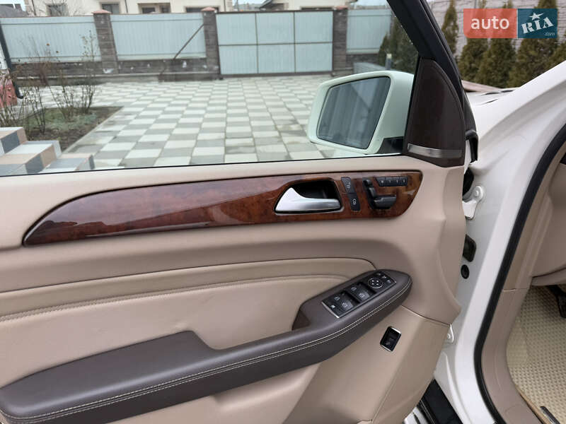 Позашляховик / Кросовер Mercedes-Benz M-Class 2012 в Летичіві фото 33 Позашляховик / Кросовер Mercedes-Benz M-Class 2012 в Летичіві
