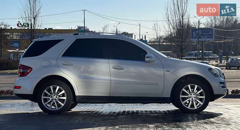 Внедорожник / Кроссовер Mercedes-Benz M-Class 2010 в Виннице