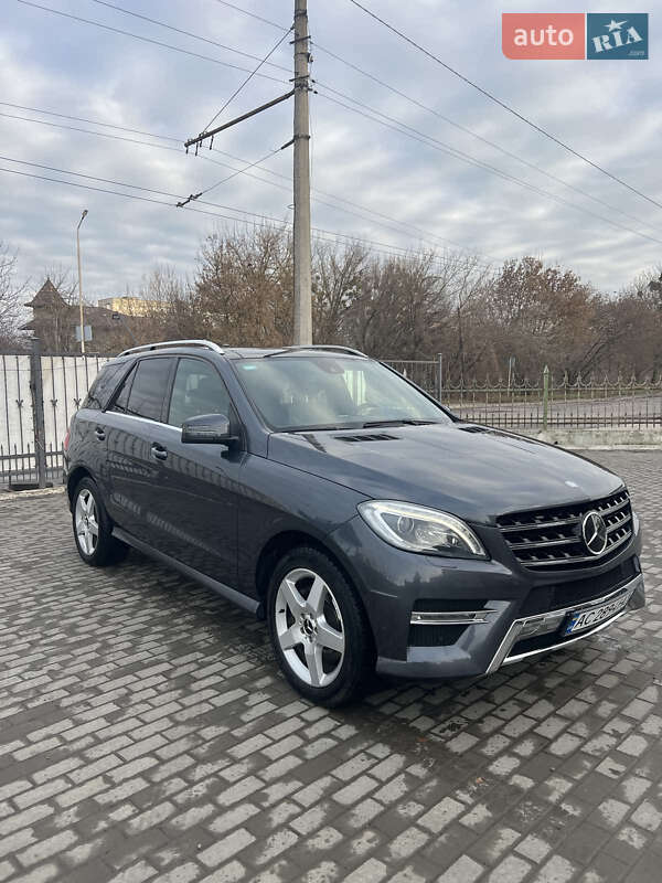 Позашляховик / Кросовер Mercedes-Benz M-Class 2013 в Луцьку