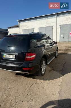 Позашляховик / Кросовер Mercedes-Benz M-Class 2011 в 
