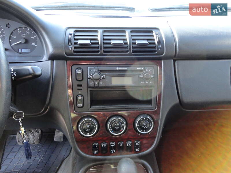 Позашляховик / Кросовер Mercedes-Benz M-Class 2004 в Люботині
