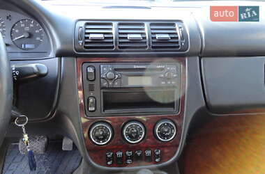 Внедорожник / Кроссовер Mercedes-Benz M-Class 2004 в 