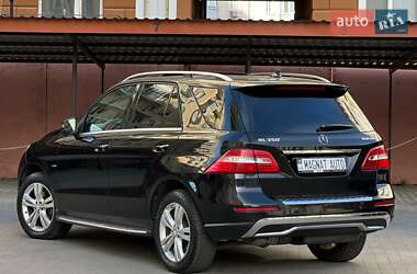 Внедорожник / Кроссовер Mercedes-Benz M-Class 2012 в 