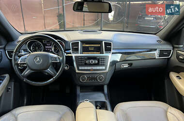 Внедорожник / Кроссовер Mercedes-Benz M-Class 2012 в 
