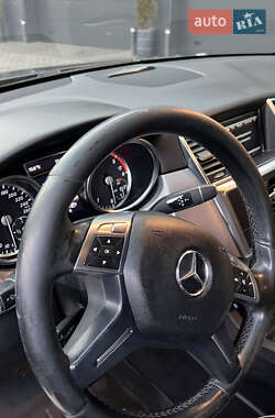 Позашляховик / Кросовер Mercedes-Benz M-Class 2012 в 
