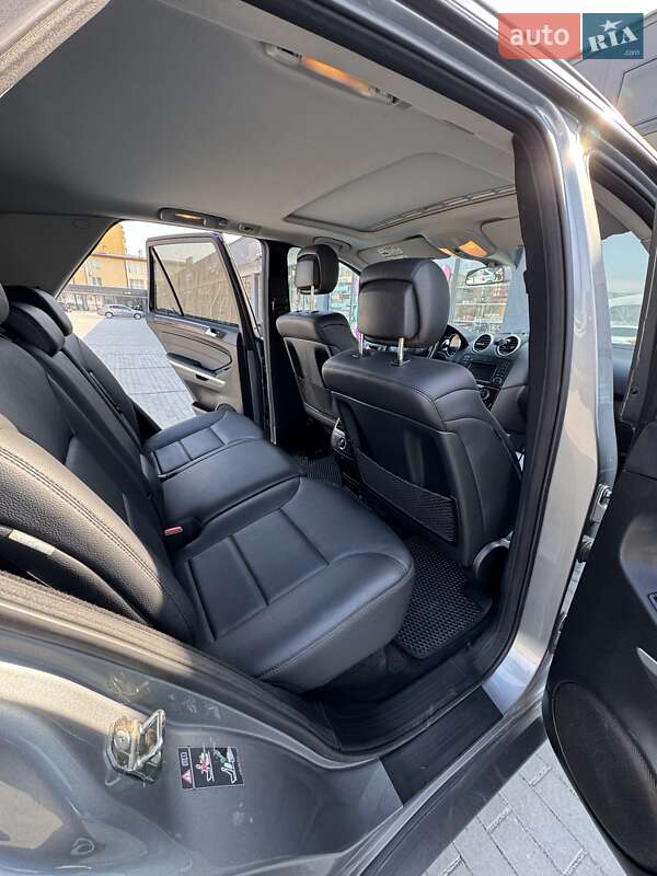 Внедорожник / Кроссовер Mercedes-Benz M-Class 2010 в Ужгороде