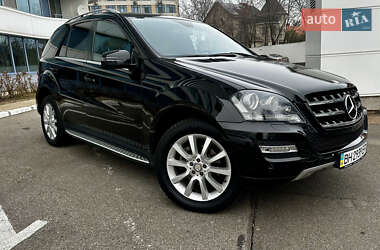 Внедорожник / Кроссовер Mercedes-Benz M-Class 2010 в Одессе