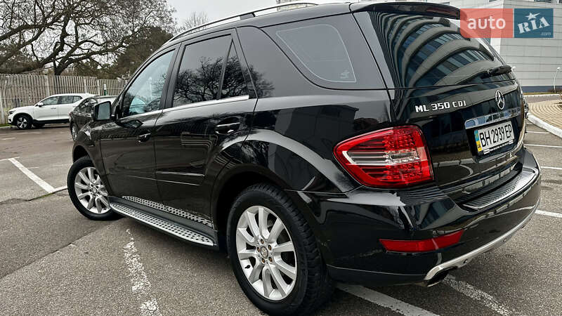 Внедорожник / Кроссовер Mercedes-Benz M-Class 2010 в Одессе