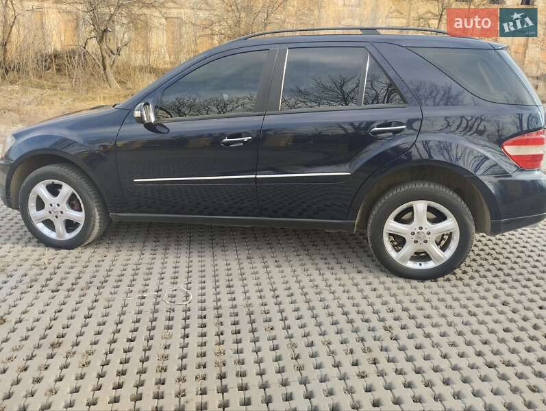 Внедорожник / Кроссовер Mercedes-Benz M-Class 2006 в Тульчине