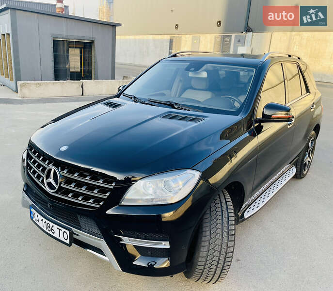 Внедорожник / Кроссовер Mercedes-Benz M-Class 2014 в Киеве