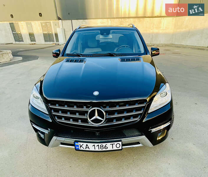 Внедорожник / Кроссовер Mercedes-Benz M-Class 2014 в Киеве