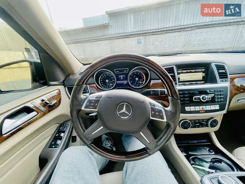 Внедорожник / Кроссовер Mercedes-Benz M-Class 2014 в Киеве