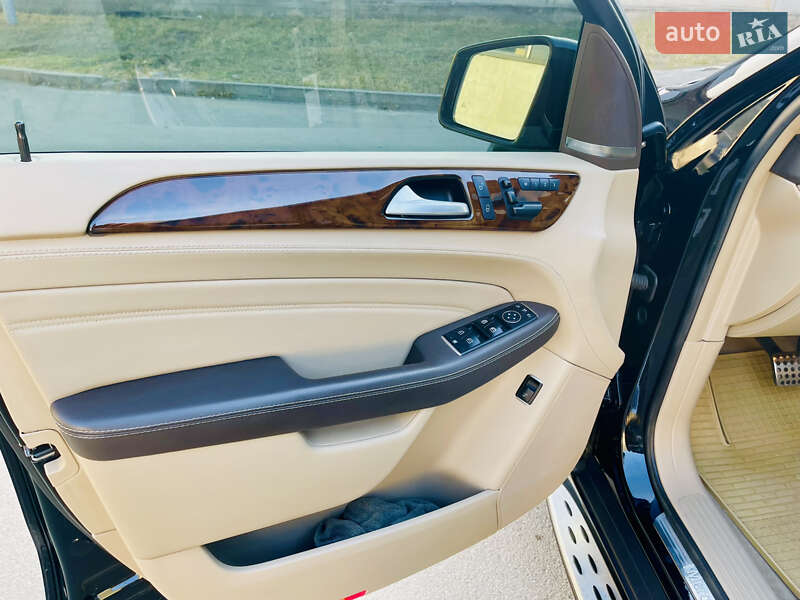 Внедорожник / Кроссовер Mercedes-Benz M-Class 2014 в Киеве