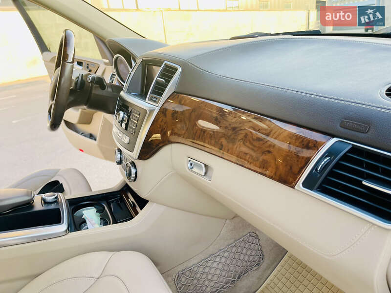 Внедорожник / Кроссовер Mercedes-Benz M-Class 2014 в Киеве