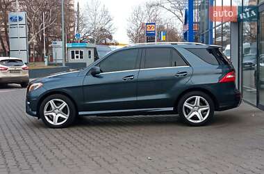 Внедорожник / Кроссовер Mercedes-Benz M-Class 2014 в 