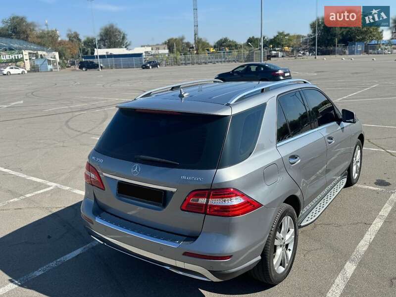 Внедорожник / Кроссовер Mercedes-Benz M-Class 2013 в Днепре