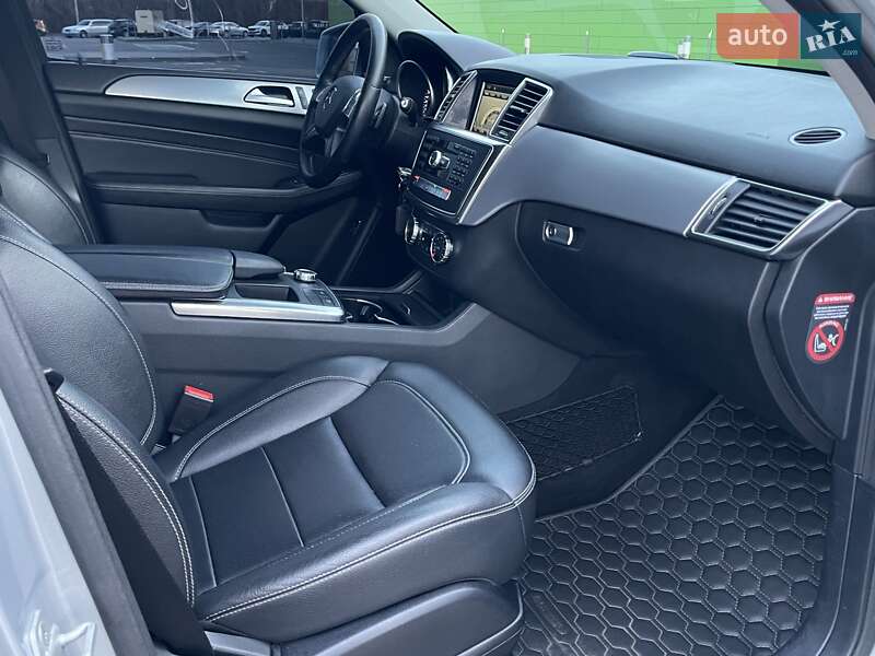 Внедорожник / Кроссовер Mercedes-Benz M-Class 2013 в Киеве