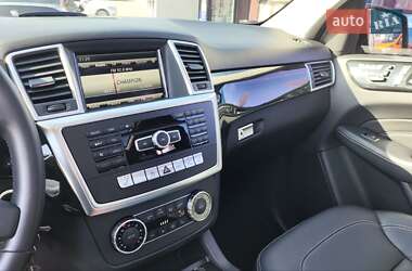 Внедорожник / Кроссовер Mercedes-Benz M-Class 2015 в 