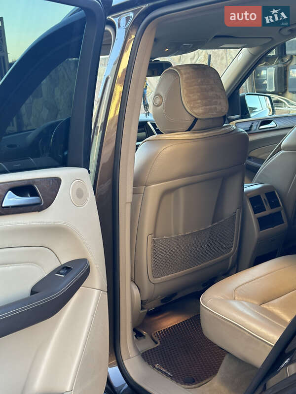 Внедорожник / Кроссовер Mercedes-Benz M-Class 2013 в Тернополе