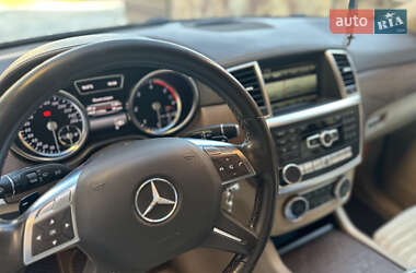 Внедорожник / Кроссовер Mercedes-Benz M-Class 2013 в 