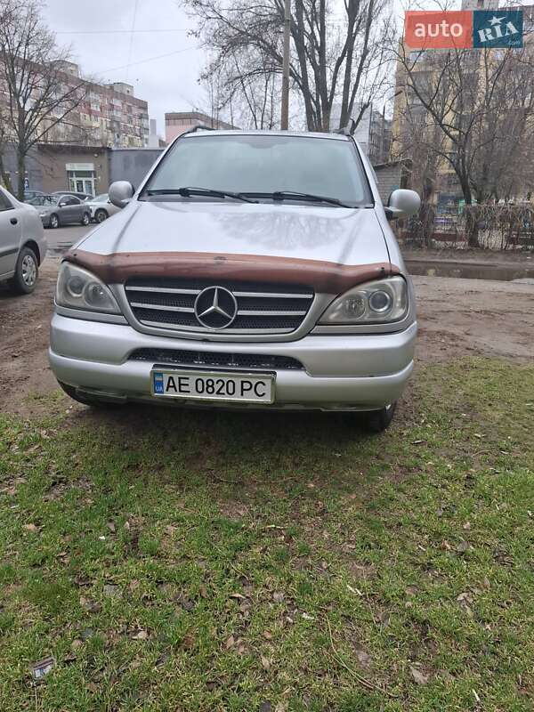 Внедорожник / Кроссовер Mercedes-Benz M-Class 2001 в 