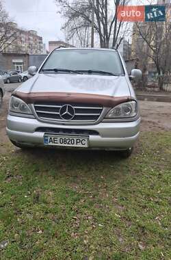 Внедорожник / Кроссовер Mercedes-Benz M-Class 2001 в 