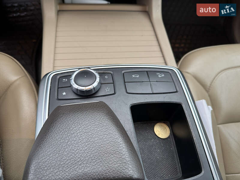 Позашляховик / Кросовер Mercedes-Benz M-Class 2012 в Чернівцях