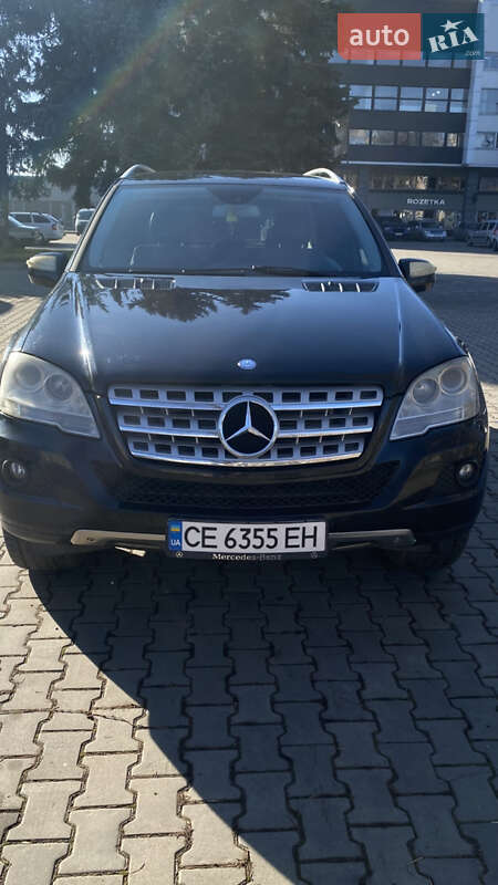 Внедорожник / Кроссовер Mercedes-Benz M-Class 2010 в Черновцах
