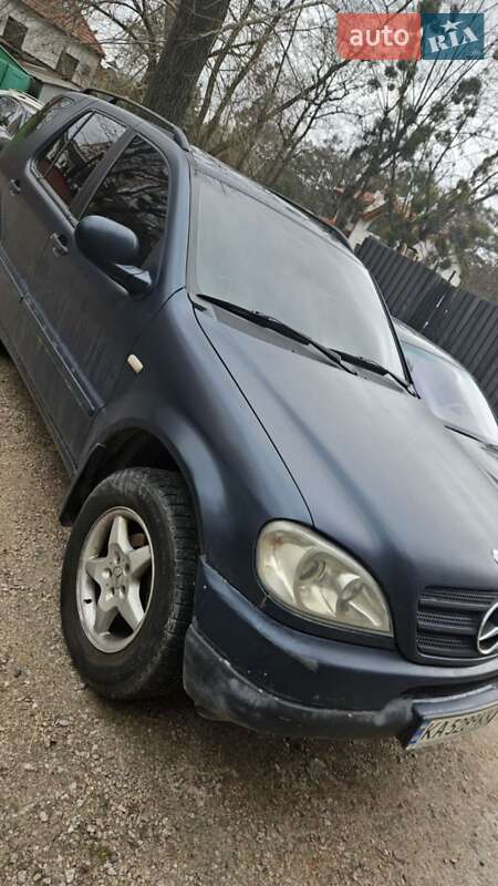 Внедорожник / Кроссовер Mercedes-Benz M-Class 2000 в Киеве