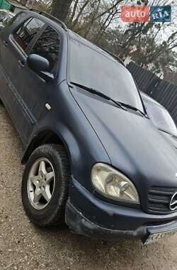 Внедорожник / Кроссовер Mercedes-Benz M-Class 2000 в 