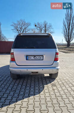 Внедорожник / Кроссовер Mercedes-Benz M-Class 1999 в 