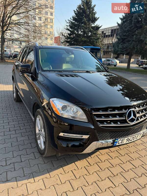 Внедорожник / Кроссовер Mercedes-Benz M-Class 2011 в Черновцах