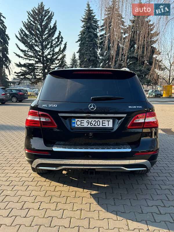 Внедорожник / Кроссовер Mercedes-Benz M-Class 2011 в Черновцах