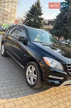 Внедорожник / Кроссовер Mercedes-Benz M-Class 2011 в 