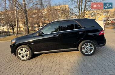 Внедорожник / Кроссовер Mercedes-Benz M-Class 2011 в 