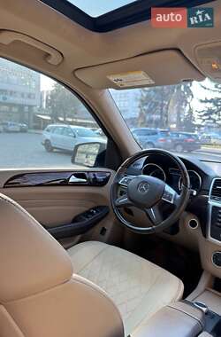Внедорожник / Кроссовер Mercedes-Benz M-Class 2011 в 